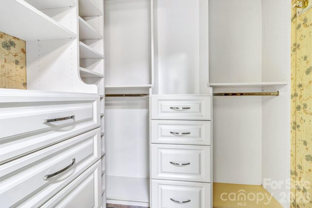 405 Deerfield Court, Hendersonville, NC 28792