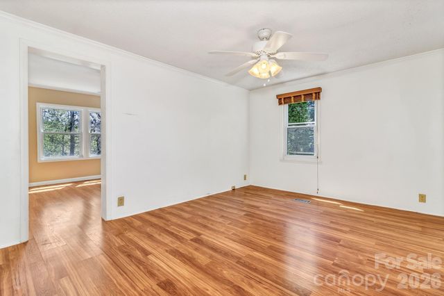 405 Deerfield Court, Hendersonville, NC 28792