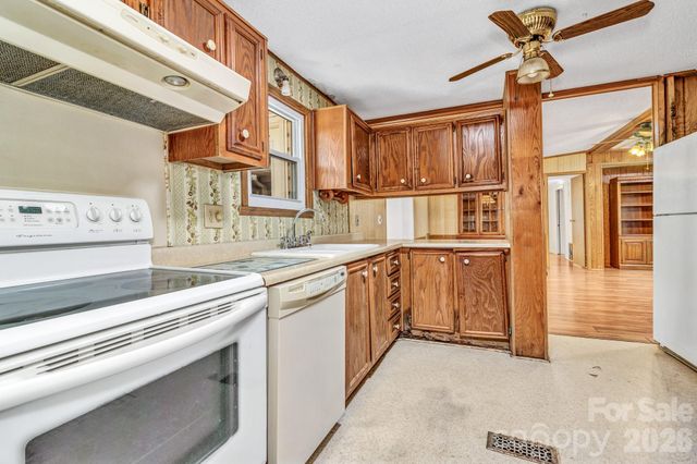 405 Deerfield Court, Hendersonville, NC 28792