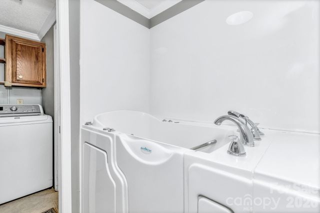 405 Deerfield Court, Hendersonville, NC 28792