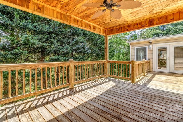 405 Deerfield Court, Hendersonville, NC 28792