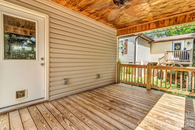 405 Deerfield Court, Hendersonville, NC 28792