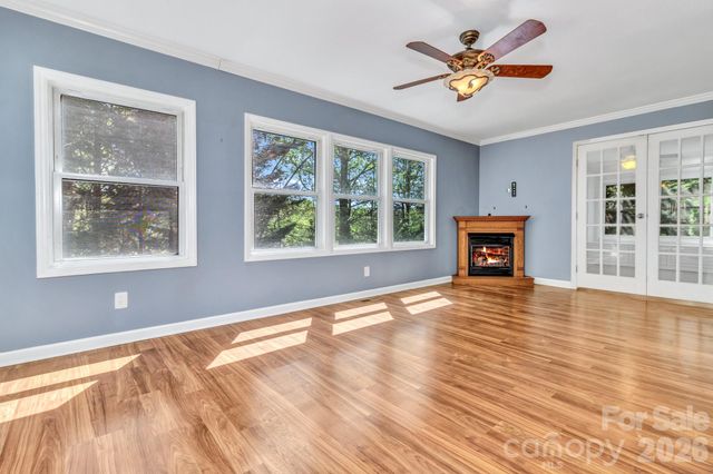 405 Deerfield Court, Hendersonville, NC 28792