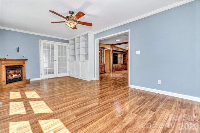 405 Deerfield Court, Hendersonville, NC 28792