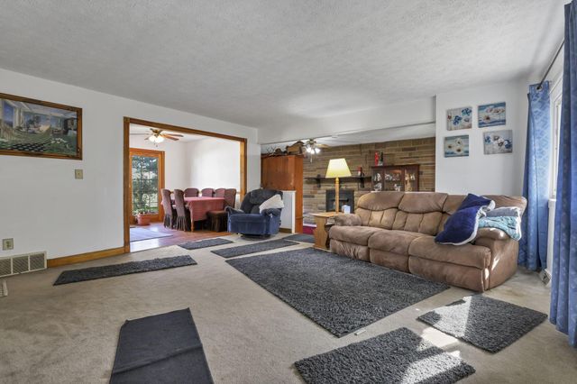 4464 Reynolds Road, Centerburg, OH 43011