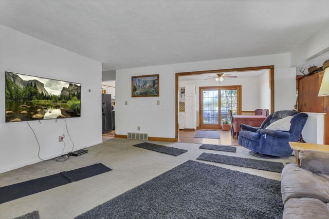 4464 Reynolds Road, Centerburg, OH 43011