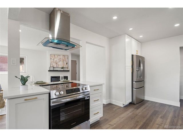 3015 Quebec St, Denver, CO 80207
