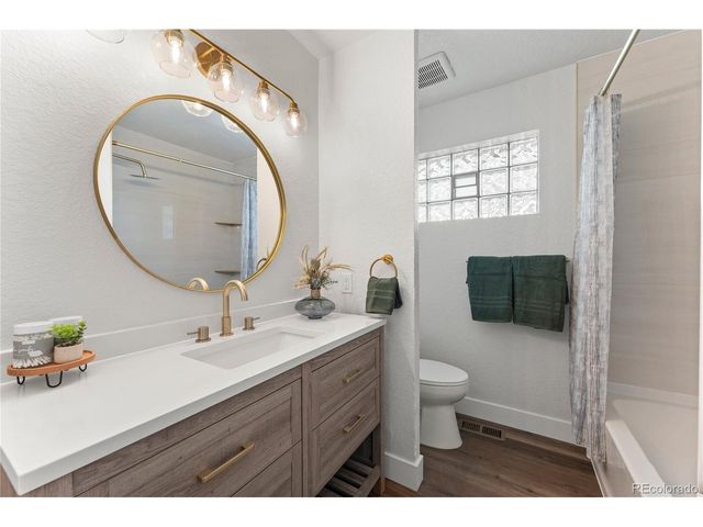 3015 Quebec St, Denver, CO 80207
