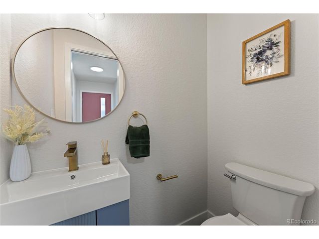 3015 Quebec St, Denver, CO 80207