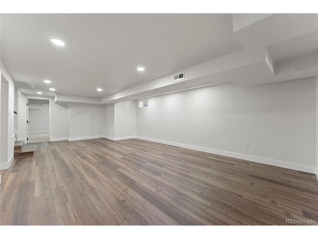3015 Quebec St, Denver, CO 80207