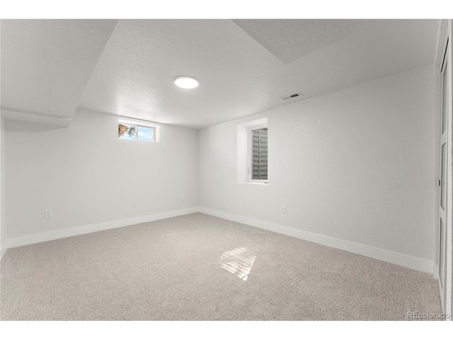 3015 Quebec St, Denver, CO 80207