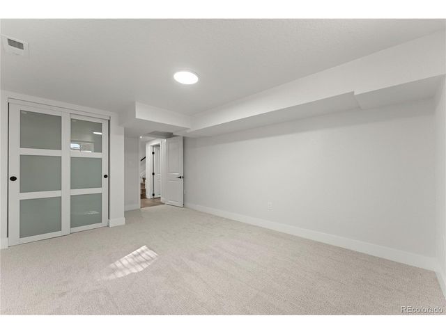 3015 Quebec St, Denver, CO 80207