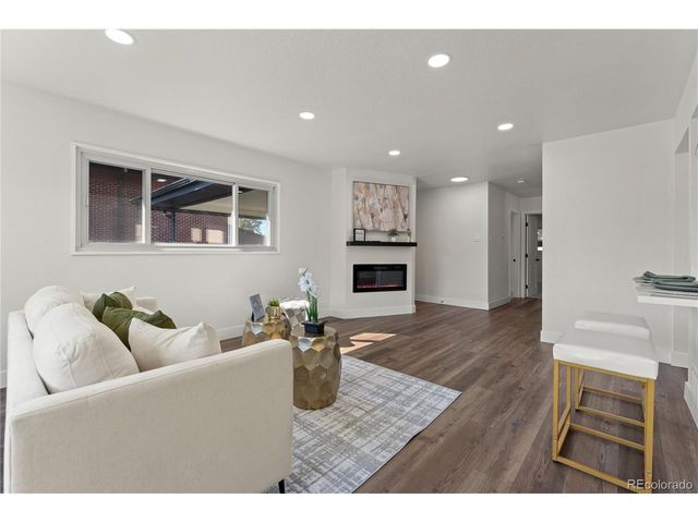 3015 Quebec St, Denver, CO 80207