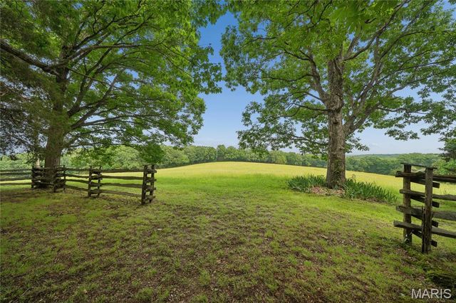 7957 County Line Road, Robertsville, MO 63072