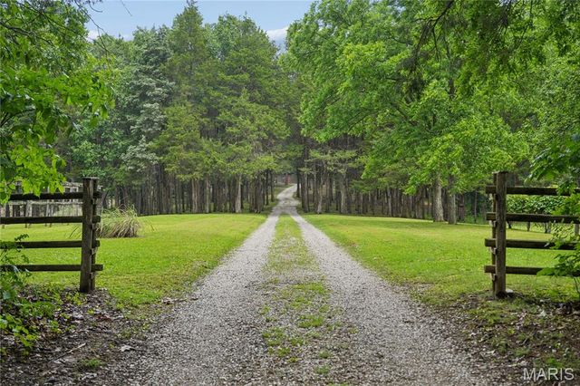 7957 County Line Road, Robertsville, MO 63072