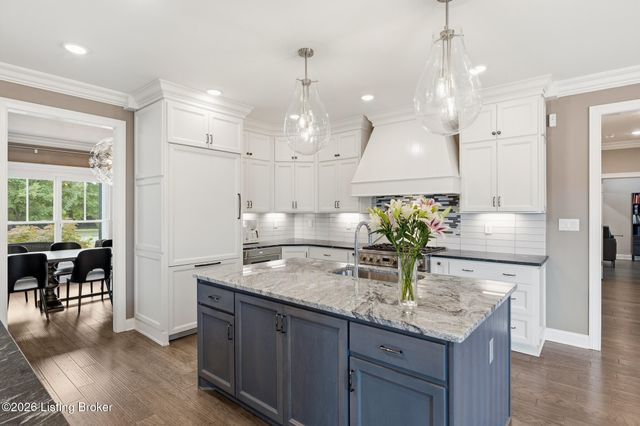 4945 Spring Farm Rd, Prospect, KY 40059