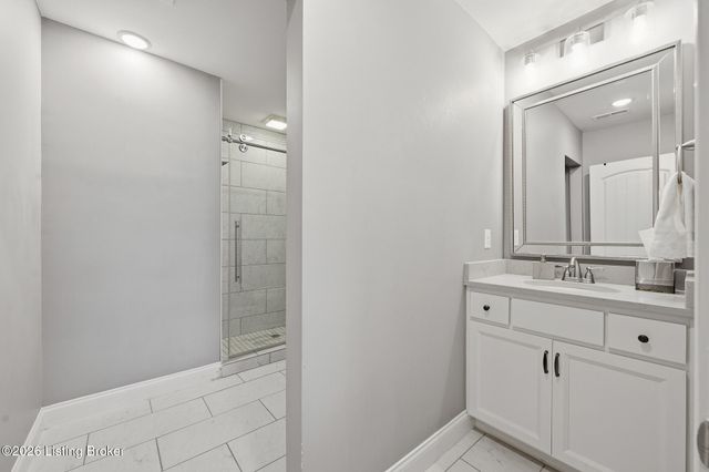 4945 Spring Farm Rd, Prospect, KY 40059