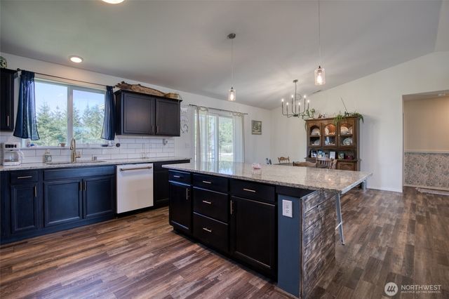 280 W Newberry Lane, Elma, WA 98541