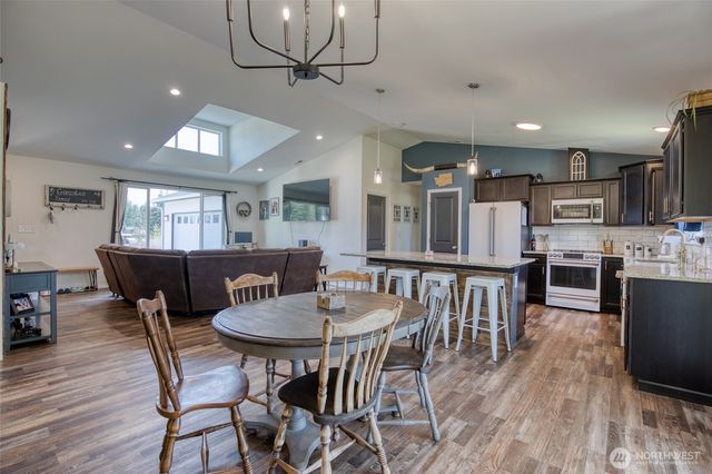 280 W Newberry Lane, Elma, WA 98541