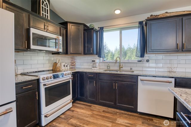 280 W Newberry Lane, Elma, WA 98541