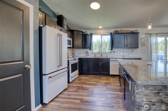 280 W Newberry Lane, Elma, WA 98541