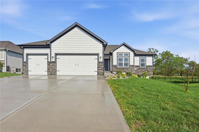 2209 Greenfield Court, Kearney, MO 64060
