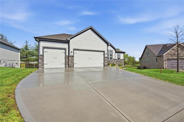 2209 Greenfield Court, Kearney, MO 64060