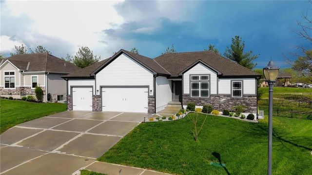 2209 Greenfield Court, Kearney, MO 64060
