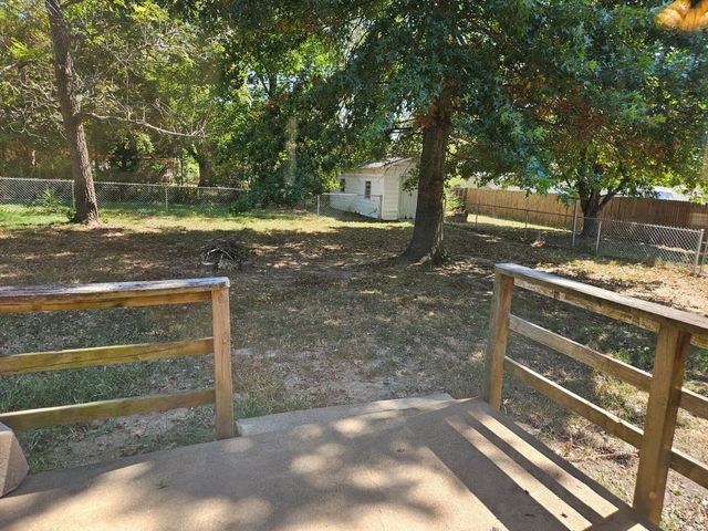 305 Maplewood Court, Mountain View, MO 65548