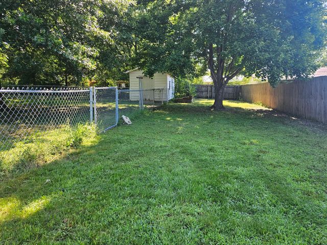 305 Maplewood Court, Mountain View, MO 65548