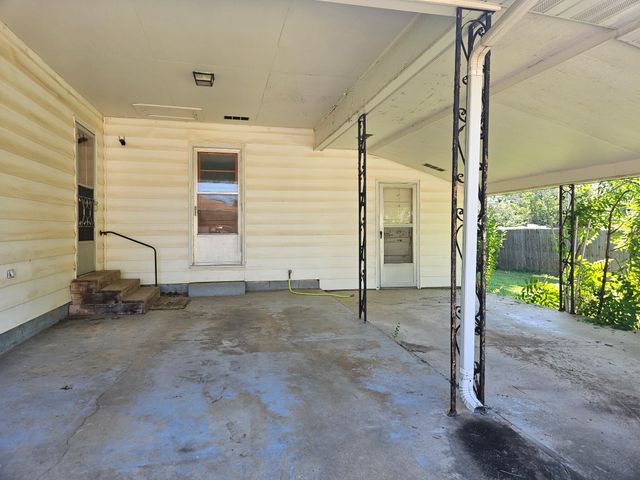 305 Maplewood Court, Mountain View, MO 65548