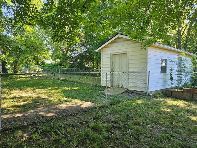 305 Maplewood Court, Mountain View, MO 65548