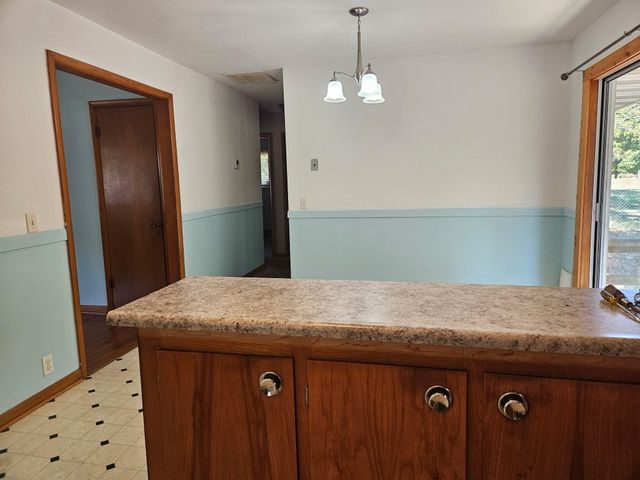 305 Maplewood Court, Mountain View, MO 65548