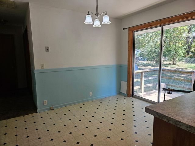 305 Maplewood Court, Mountain View, MO 65548