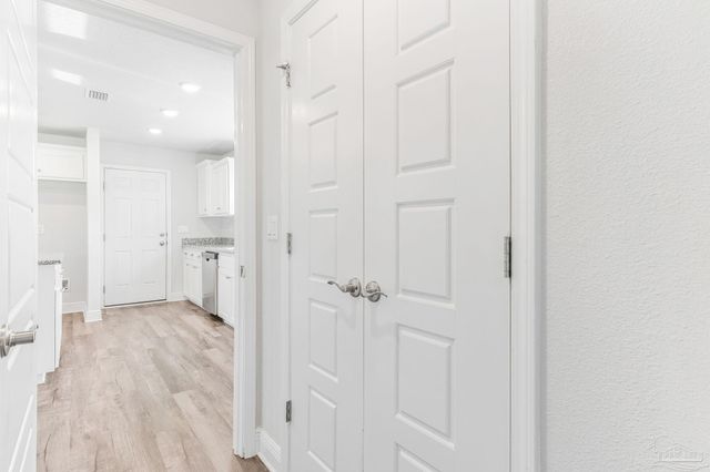 5176 Emmaline Ln, Milton, FL 32570