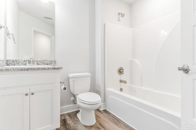 5176 Emmaline Ln, Milton, FL 32570