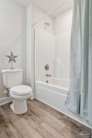 5176 Emmaline Ln, Milton, FL 32570