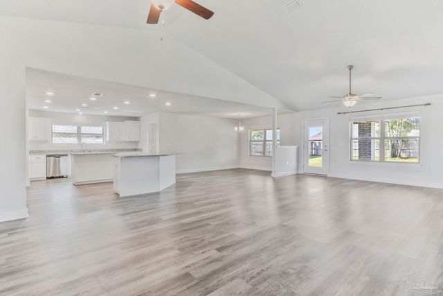 5176 Emmaline Ln, Milton, FL 32570