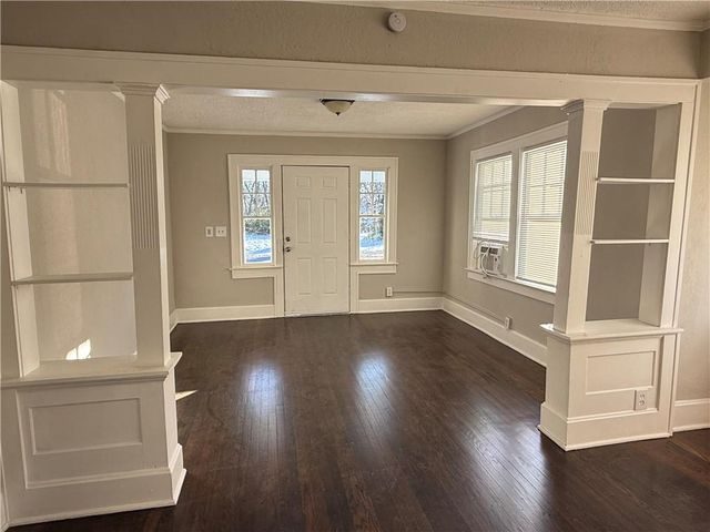 1910 E 80th Street, Kansas City, MO 64132