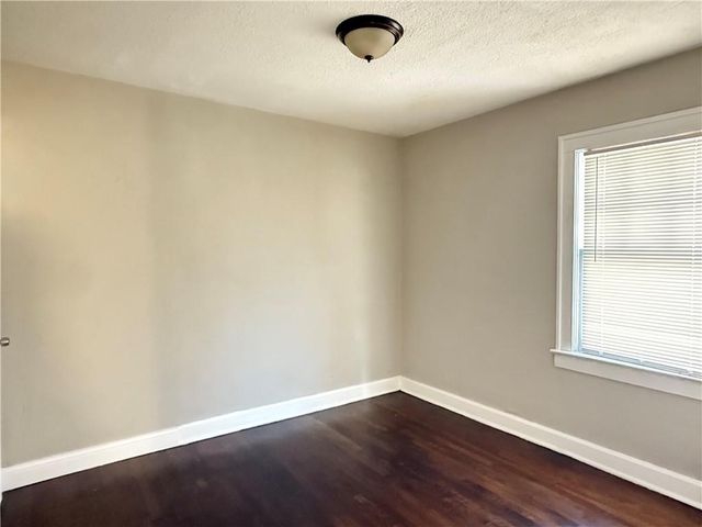 1910 E 80th Street, Kansas City, MO 64132