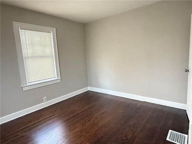 1910 E 80th Street, Kansas City, MO 64132