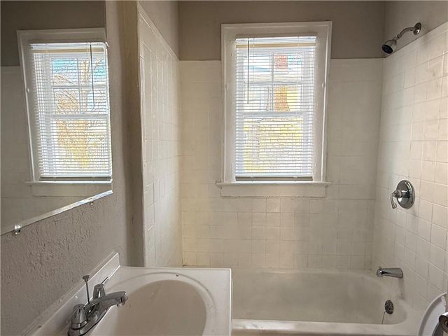 1910 E 80th Street, Kansas City, MO 64132