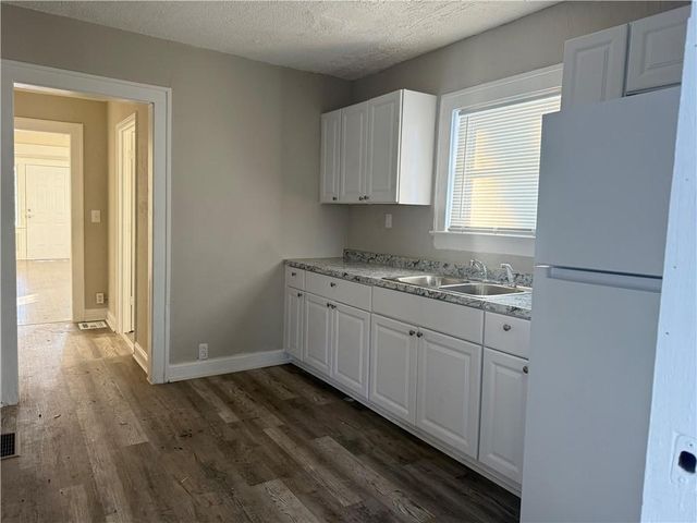 1910 E 80th Street, Kansas City, MO 64132