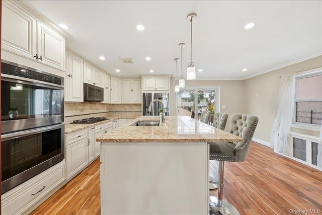 4048 Seton Avenue, Bronx, NY 10466