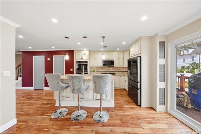 4048 Seton Avenue, Bronx, NY 10466