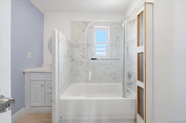 4048 Seton Avenue, Bronx, NY 10466
