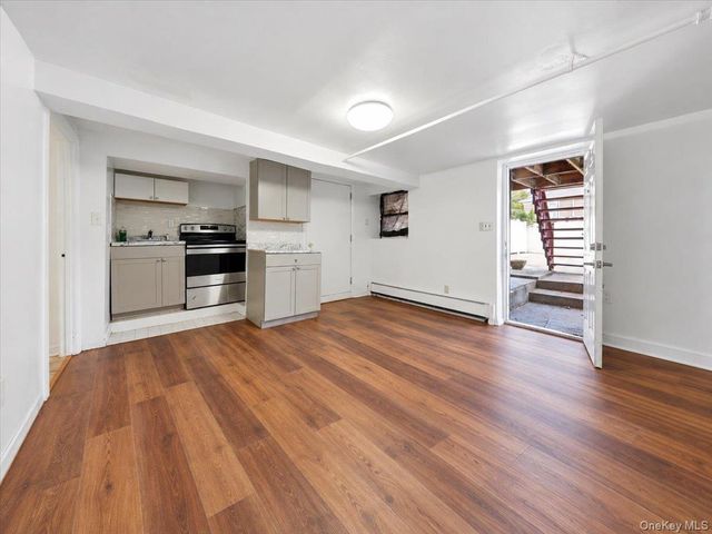 4048 Seton Avenue, Bronx, NY 10466