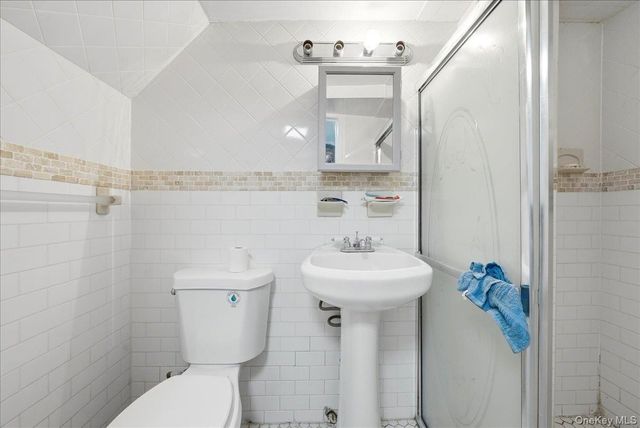 4048 Seton Avenue, Bronx, NY 10466