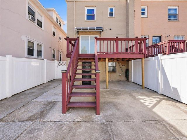 4048 Seton Avenue, Bronx, NY 10466