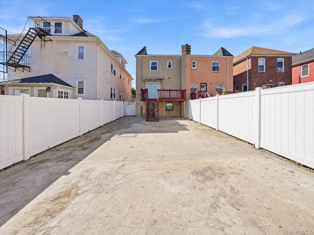4048 Seton Avenue, Bronx, NY 10466
